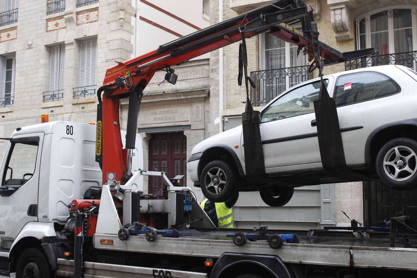 Avant de garer sa voiture pour plusieurs jours à Paris, mieux vaut vérifier qu’il n’y a pas de chantier à côté