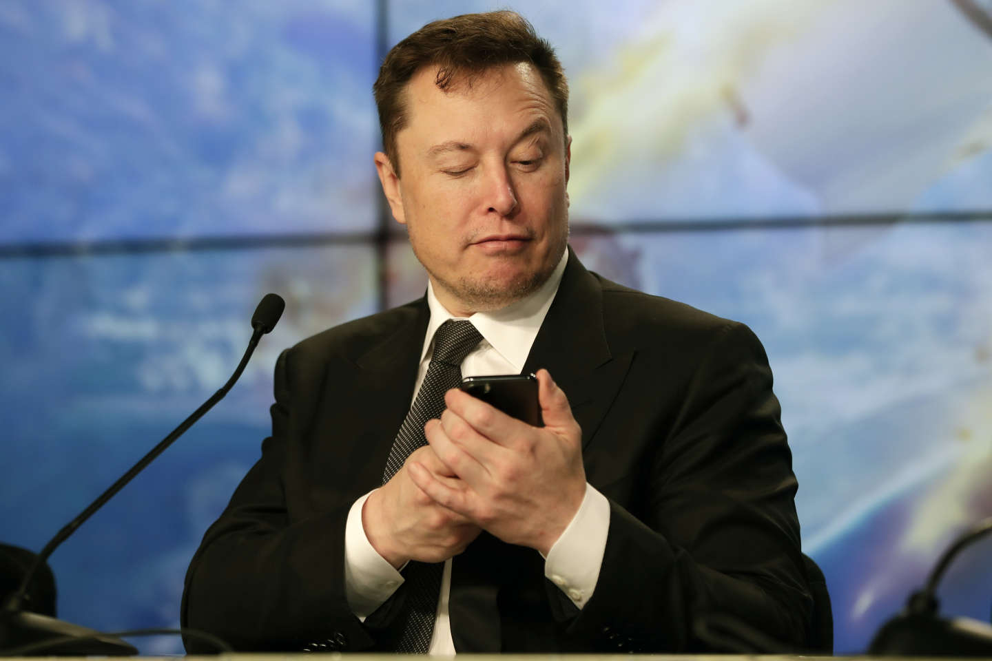 Elon Musk annonce la suspension du rachat de Twitter, dans l’attente de détails sur la proportion de faux comptes