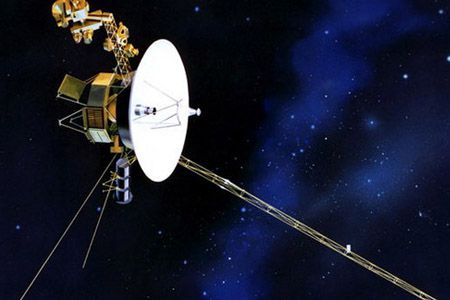 Voyager 1 renvoie des données étranges depuis l'espace interstellaire
