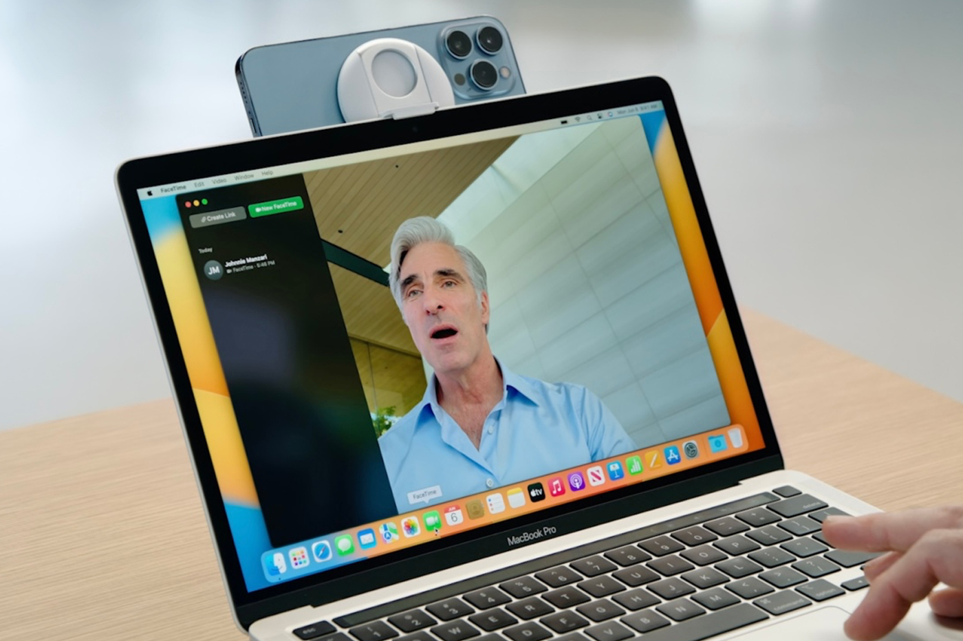 Apple va-t-il remplacer la webcam des Mac par l’iPhone ?