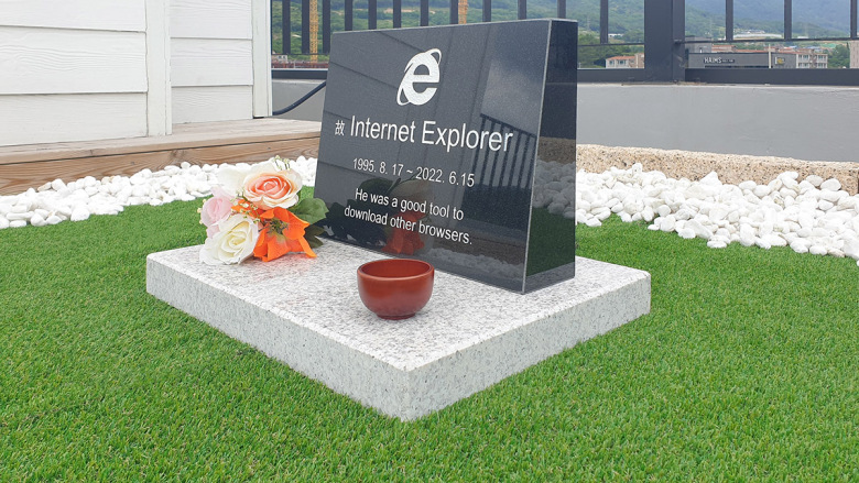 Un développeur coréen fait fabriquer une pierre tombale pour Internet Explorer