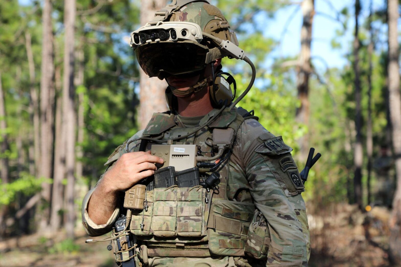Le casque Hololens pour les militaires est un vrai casse-tête