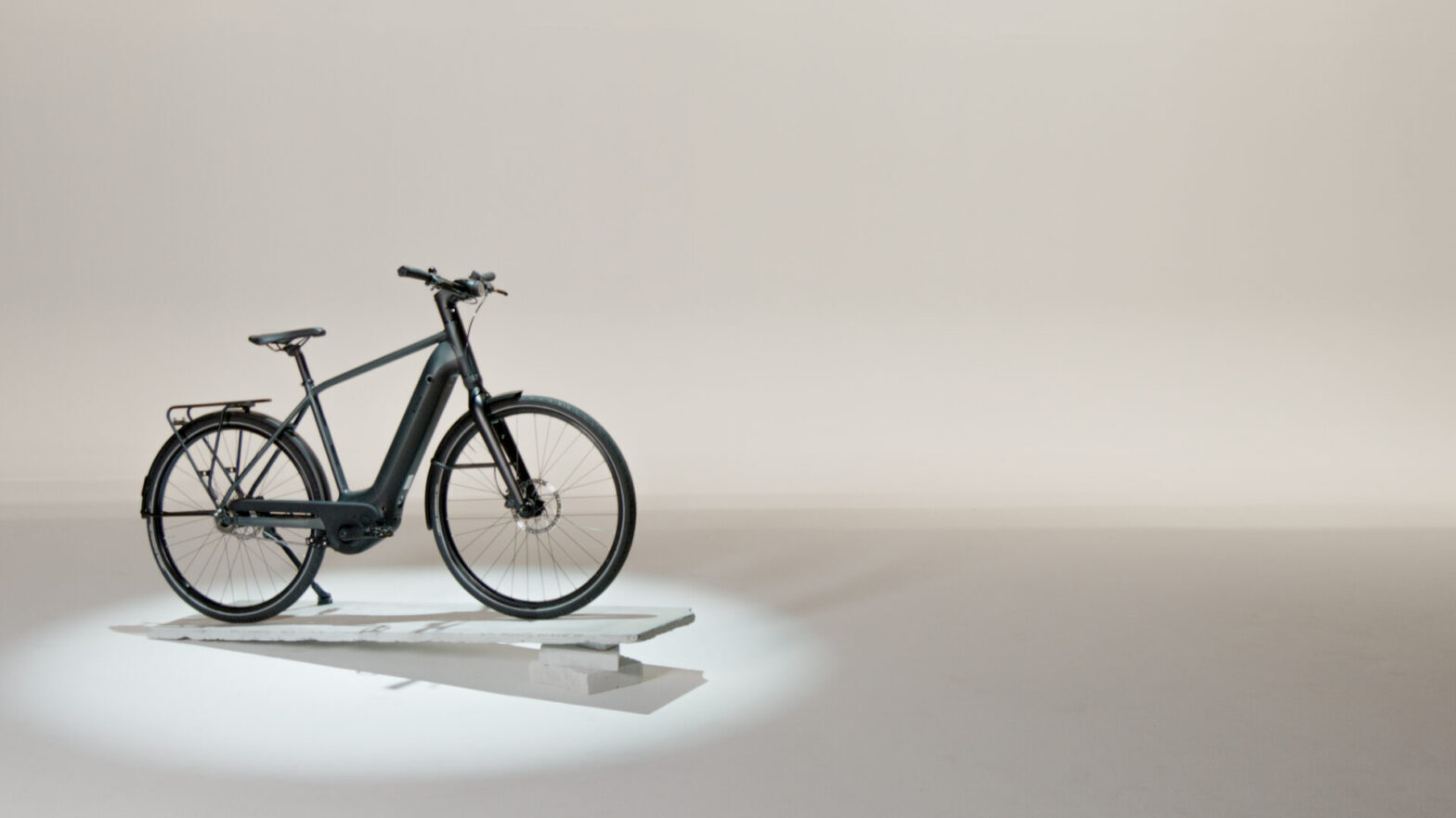 moteur à boite auto et écran tactile, la nouvelle référence des vélos électriques français ?