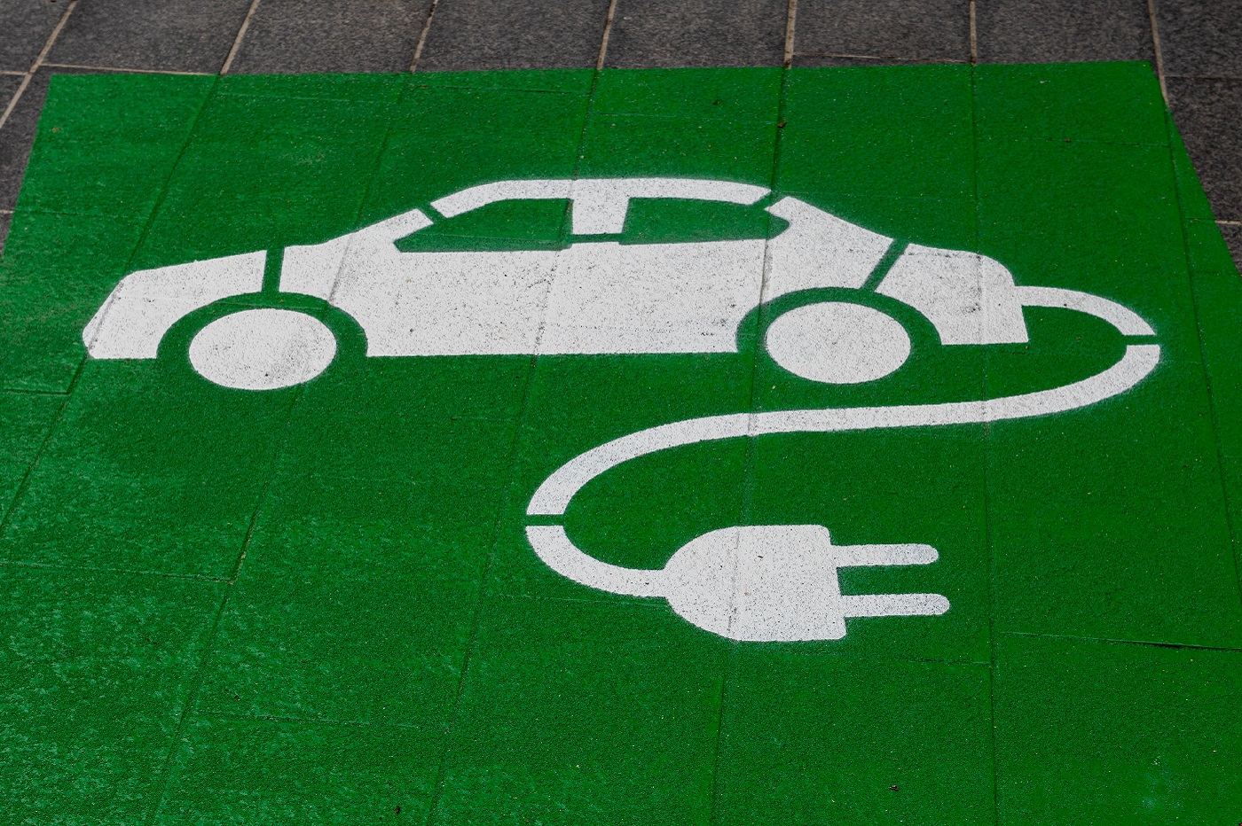 Bonus écologique à 7 000 euros ? Faut-il acheter une voiture électrique maintenant ou attendre 2023 ?