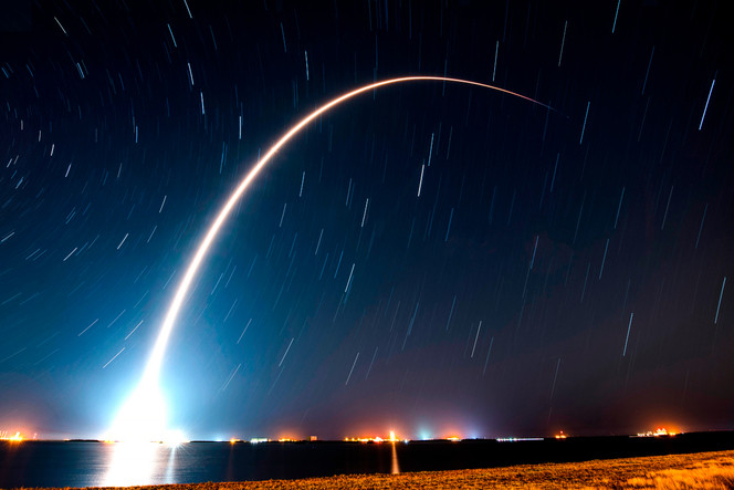 SpaceX déploie des satellites pour moderniser Starlink