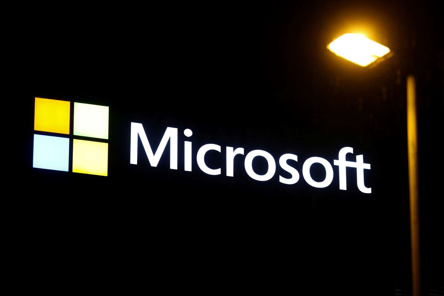 en France, la CNIL inflige une amende de 60 millions d’euros à Microsoft