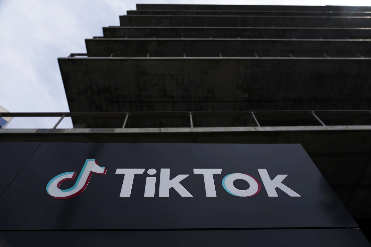 La BBC encourage son personnel à supprimer TikTok des téléphones professionnels
