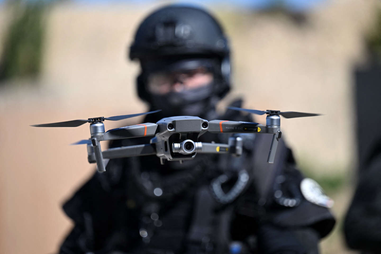 Le décret autorisant l’usage des drones par les forces de l’ordre dans certains cas publié au « Journal officiel »