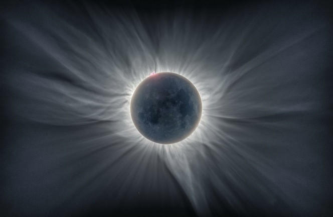 L'éclipse solaire hybride à contempler en photo sur la toile