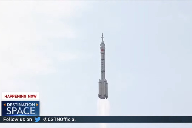 La Chine lance un civil vers sa station spatiale