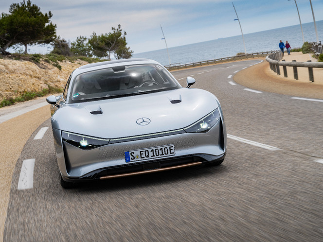 Mercedes teste ChatGPT dans ses véhicules haut de gamme