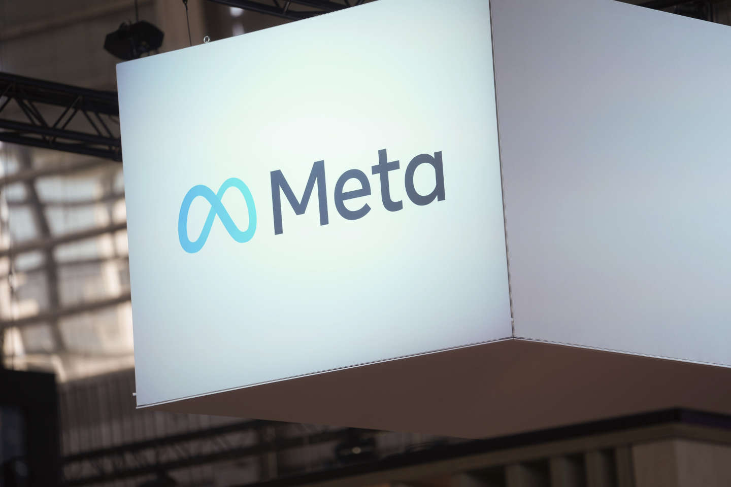 Meta, société mère de Facebook et Instagram, va bloquer les médias canadiens, refusant de les payer