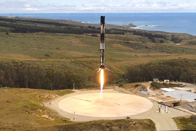 SpaceX célèbre un touchdown historique de sa fusée