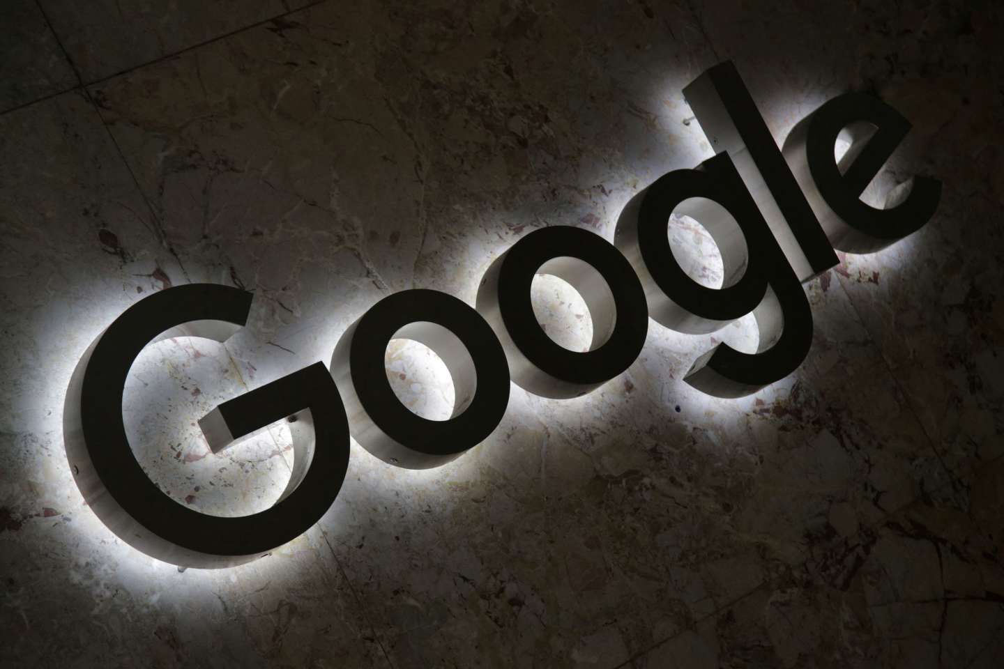 Google sanctionné pour un manque d’information des consommateurs sur son moteur de recherche et son magasin d’applications
