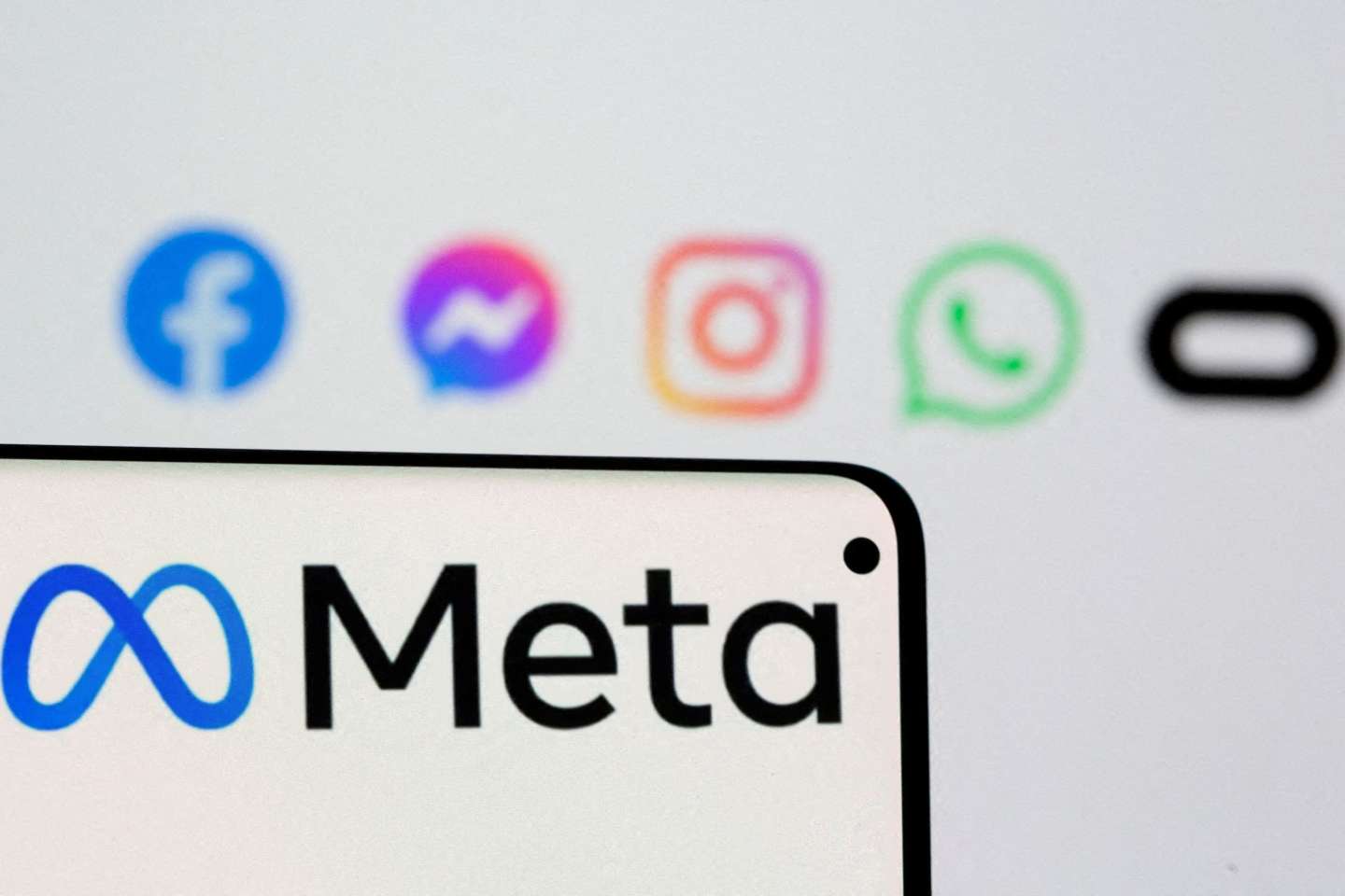 Meta commence officiellement à bloquer les médias du pays