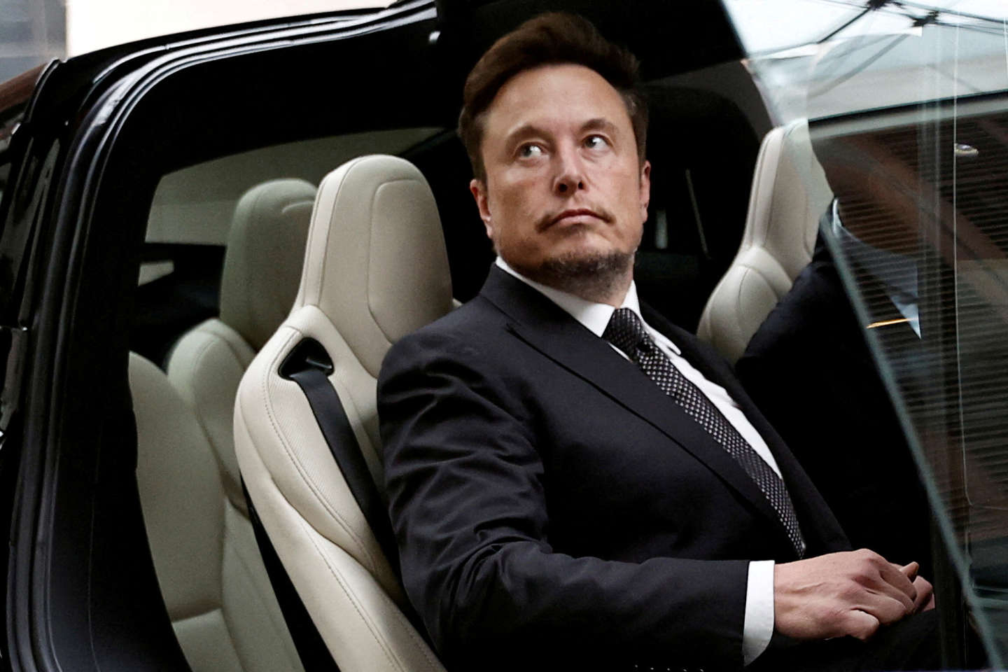 Elon Musk porte plainte contre la Californie