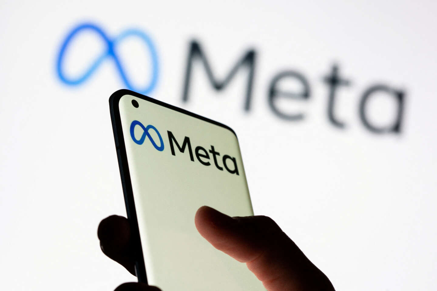 Meta va restreindre davantage l’accès des mineurs aux contenus « sensibles » sur Instagram et Facebook
