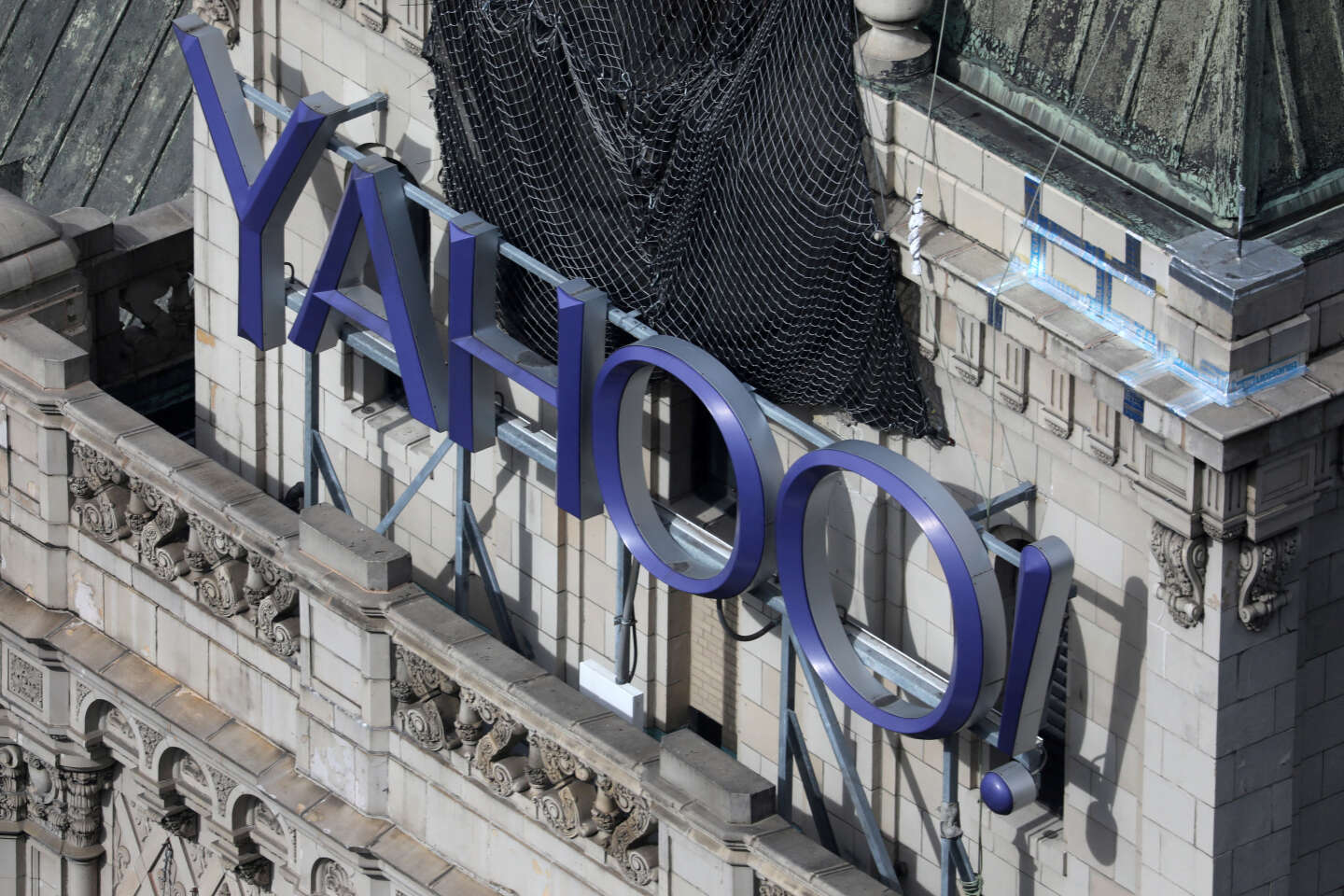 la CNIL inflige à Yahoo! 10 millions d’euros d’amende