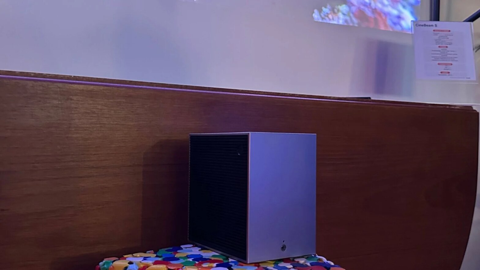un nouveau videoprojecteur 4K avec du style