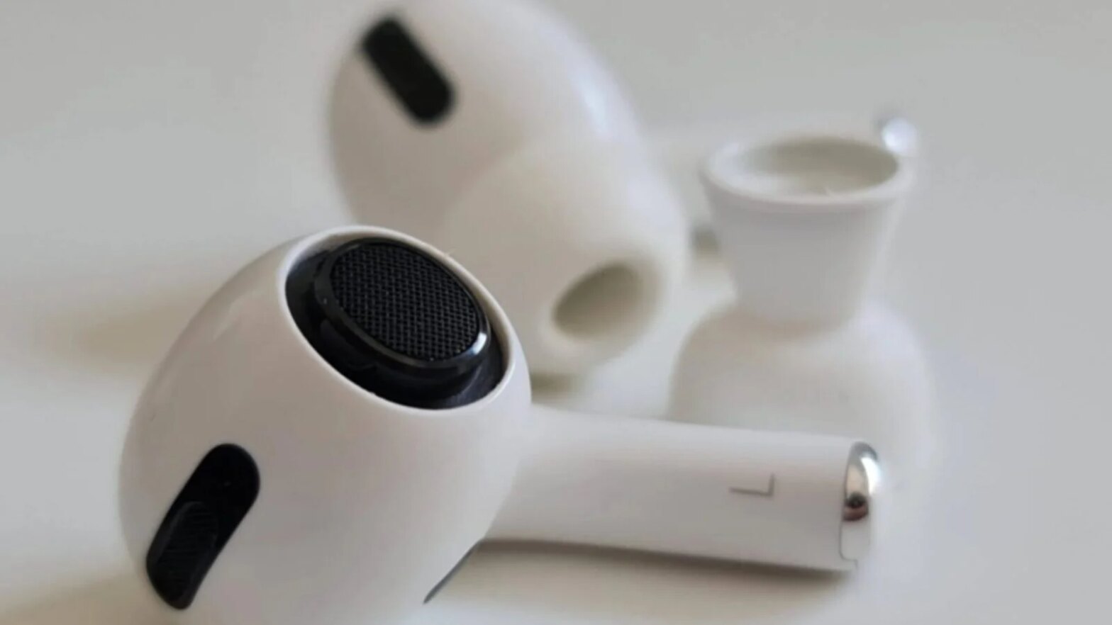 Les AirPods avec caméras auraient enfin une date de sortie, et elle est proche