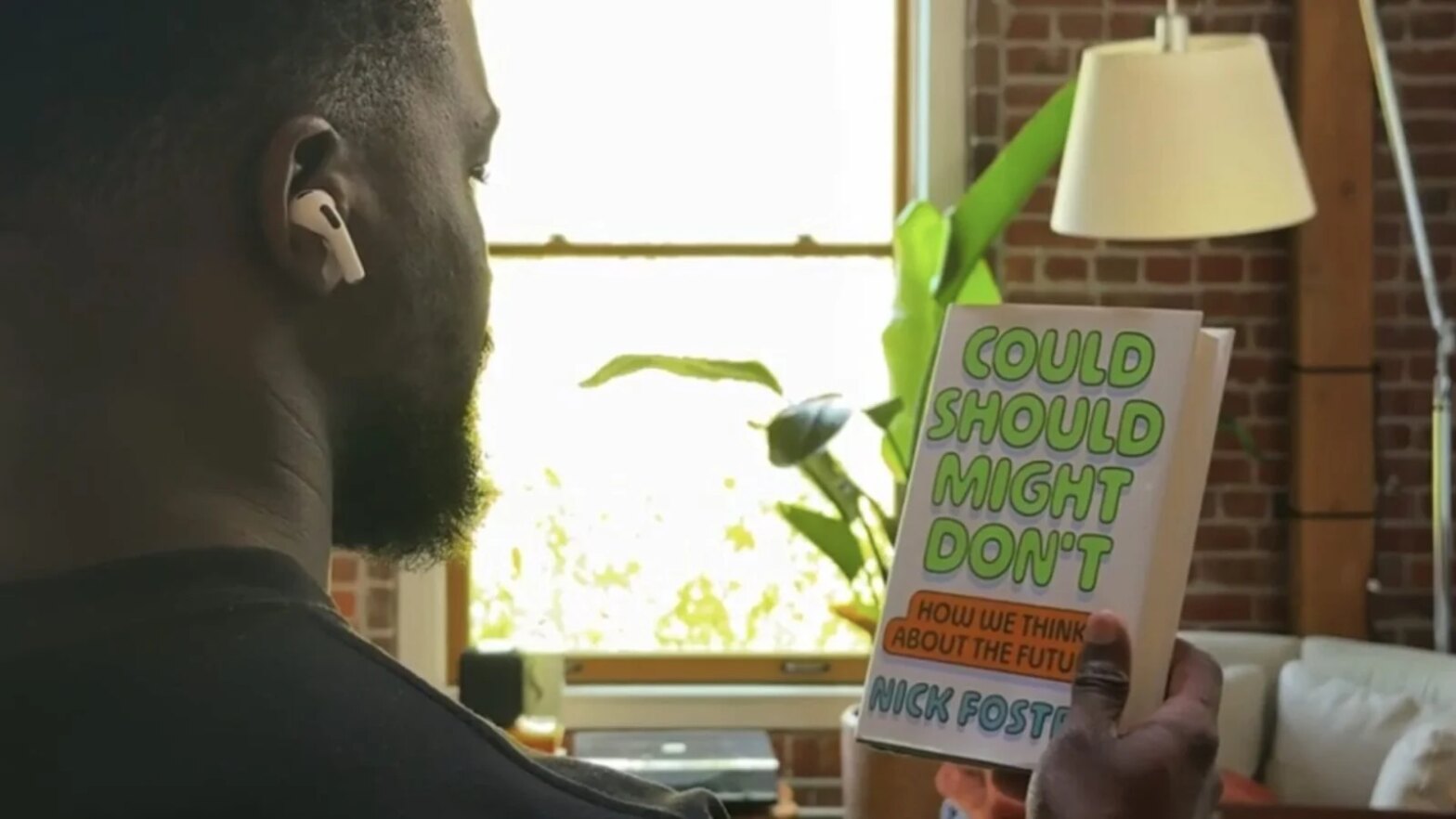 comment les futurs AirPods à caméra pourraient tuer l’idée même des lunettes connectées