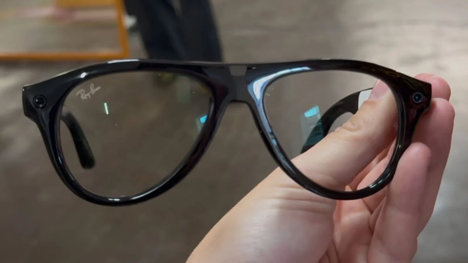 Meta dégaine 2 nouvelles lunettes connectées Ray-Ban, dont une version sans caméra