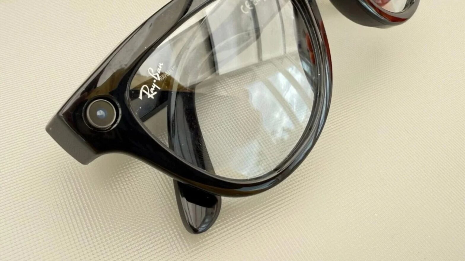 une association de consommateurs demande l'interdiction totale des lunettes connectées